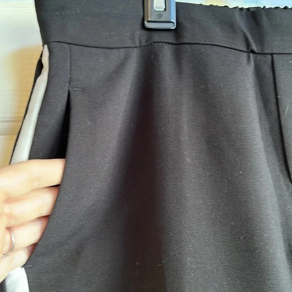 NWT Old Navy Black Jack Stripe Pull On Straight Leg pants women’s size 4P - Picture 5 of 12
